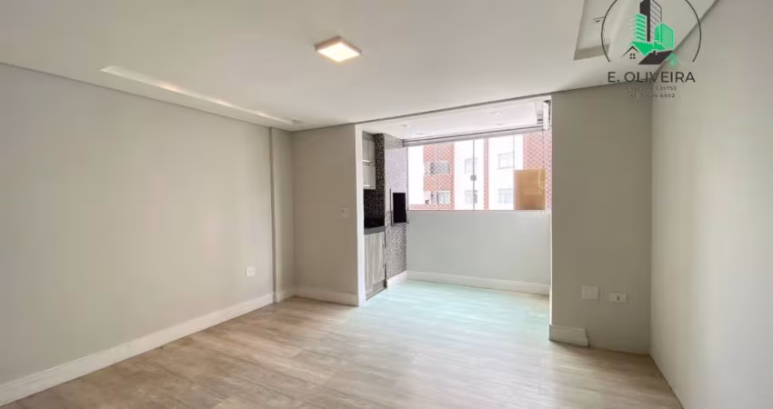 Apartamento no condomínio Colina Ecoville, com 65,00m² úteis, 3 quartos*(um suíte), sacada com churrasqueira, semi mobiliado!!