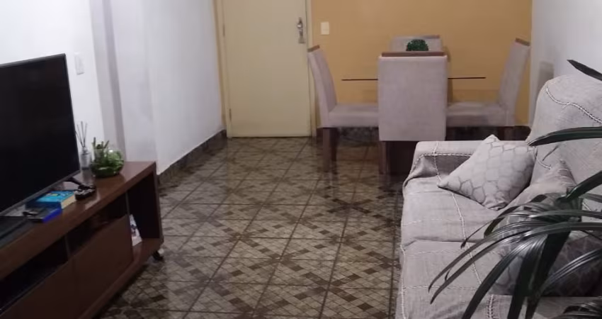 Bom apartamento, bem localizado.