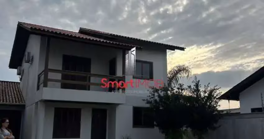 Casa com 4 quartos para alugar na Caio-jonas-portella, 162, Centro, Tijucas