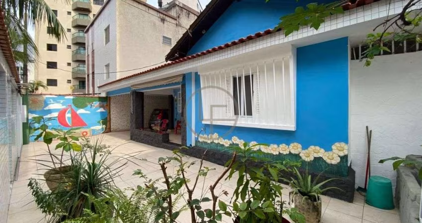 Casa Isolada com Edícula a 200 metros da Praia