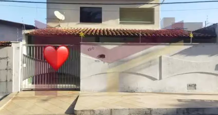 Casa com 3 quartos à venda na Rua Q, Conceição, Feira de Santana