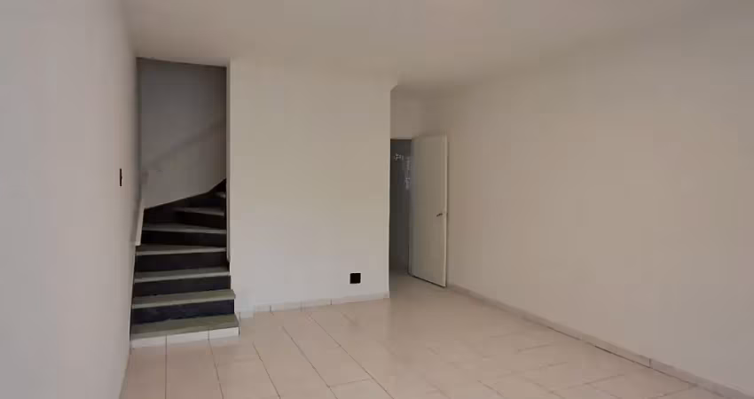 Sobrado, 3 doms, 2 banhs, 2 vgs, totalmente reformado. próximo ao poupa tempo lapa.       valor abaixo da média de mercado.