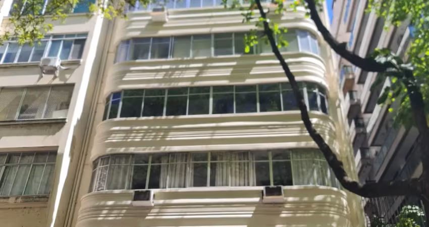 More próximo a praia em apartamento de 355m² super bem iluminado