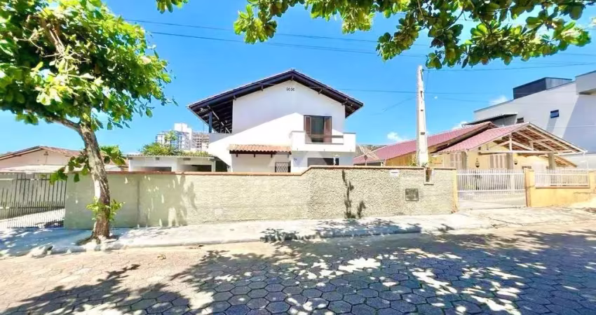 Casa com 3 quartos à venda na Rua 1019, 20, Tabuleiro, Barra Velha