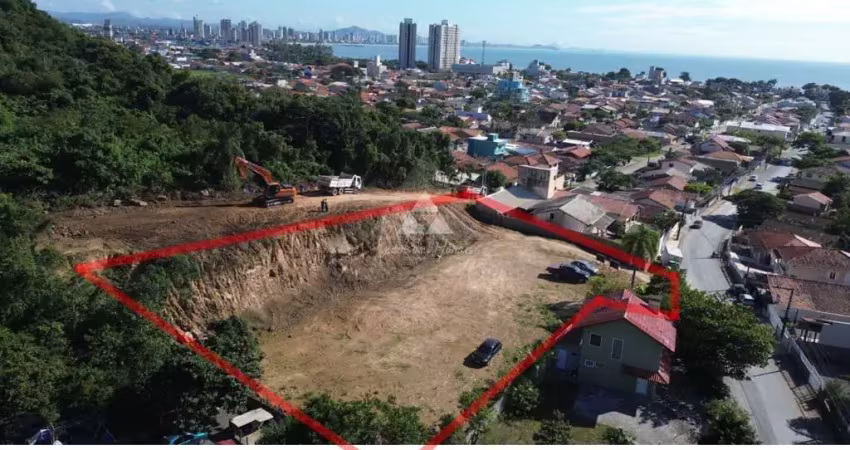 Terreno à venda na Pôrto Alegre, Centro, Penha