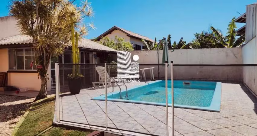 Casa com 3 quartos à venda na Rua Itabira, --, Parque São Jorge, Florianópolis