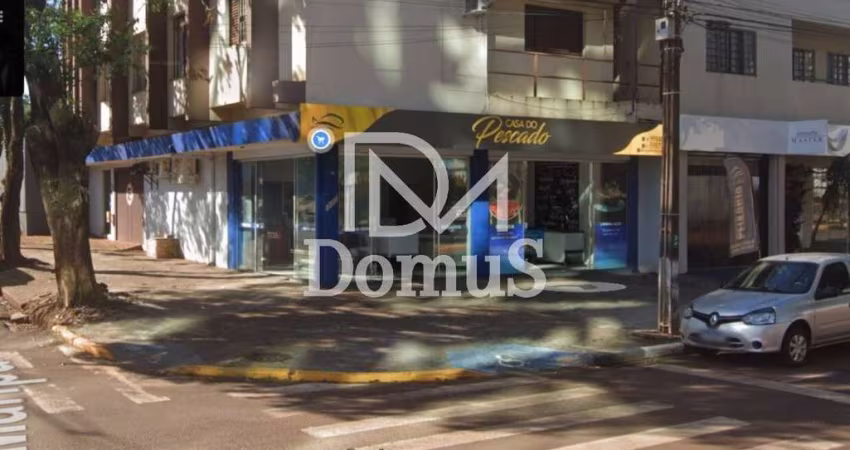 Sala de esquina a venda no Centro de Toledo