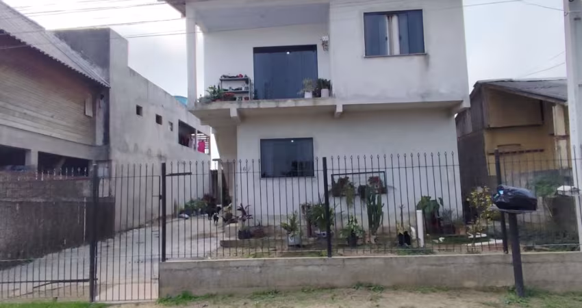 Casa Sobrado com 3 Quartos e 2 banheiros à Venda em Itajaí