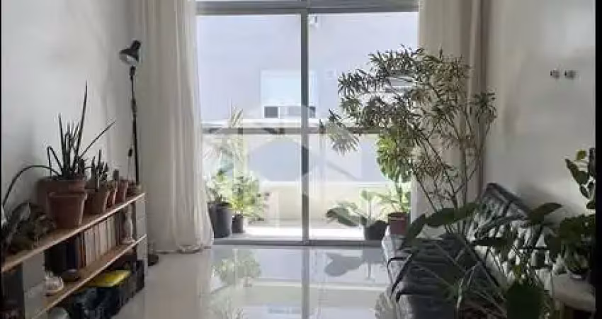 Apartamento de 2 quartos + home office na trindade/carvoeira - em frente a dos acesso para ufsc!