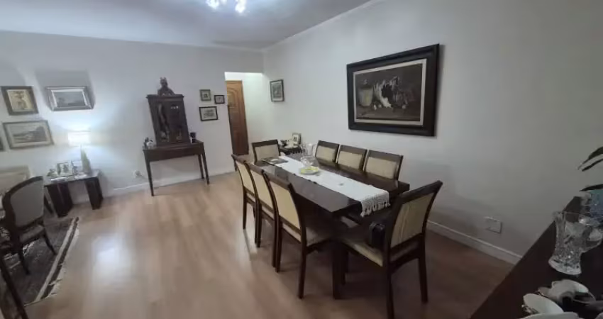 Gonzaga 2 quadras da praia - garagem suficiente - espaçoso