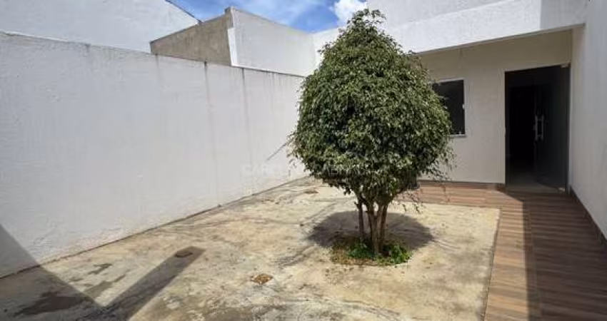 Casa à venda 2/4 na parte de cima do bairro primavera