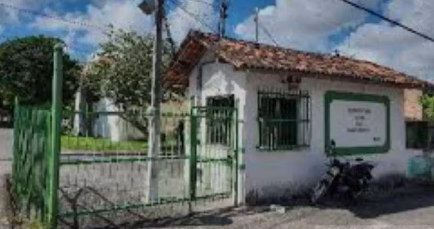 Apartamento com 2 dormitórios à venda, 42 m² - Centro - Dias d'Ávila/BA