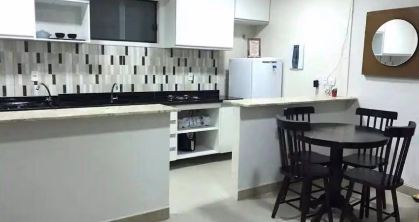 APARTAMENTO EM PITUAÇU COM 1 SUÍTE, SALA COM  VARANDA E GARAGEM
