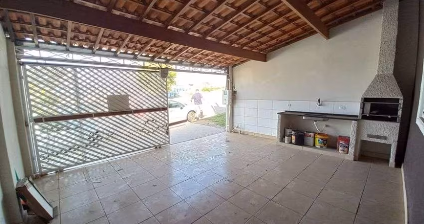 Jardim Santa Julia, casa com 3 dorms / Aceita permuta