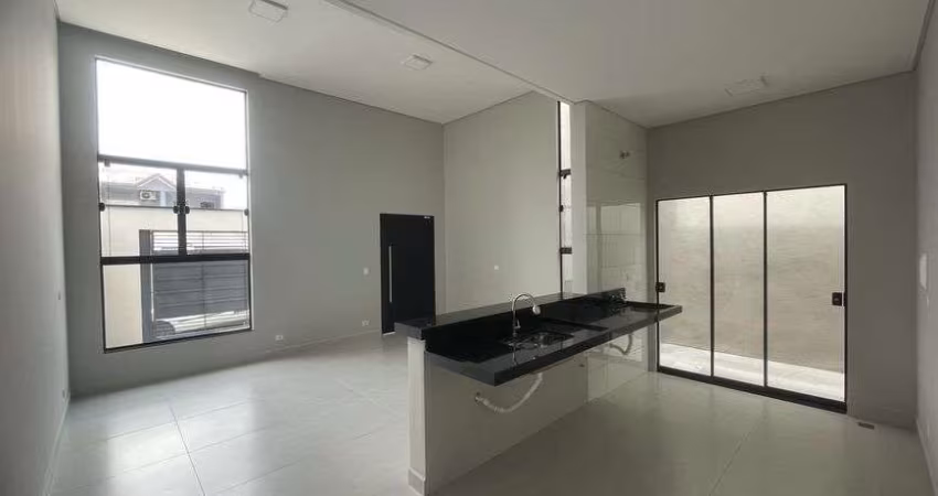 Vila Branca / Casa nova com 3 dorms - Aceita permuta
