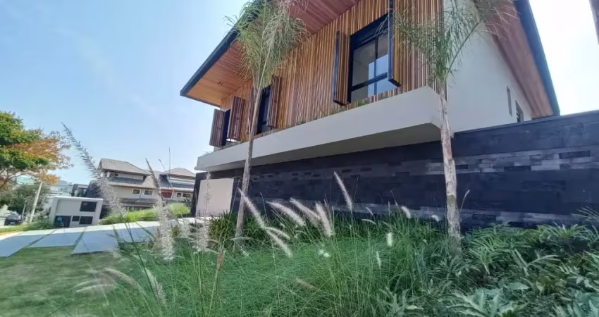 Reserva do paratehy no urbanova, casa de alto padrão com 4 suítes