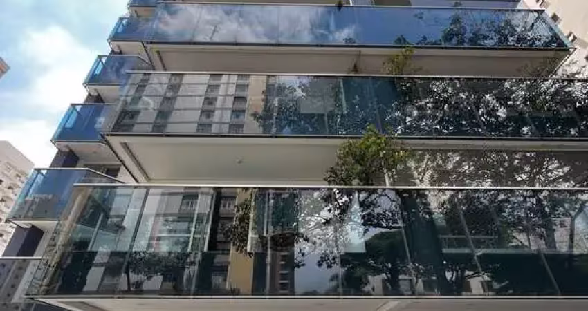 Oportunidade! Apartamento com 3 Suítes e 3 Vagas na Av. Rouxinol - Moema/SP