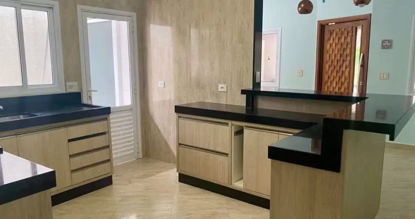 Casa com 2 Dormitórios, sendo 1 suíte, no Jardim Panorama em Salto/SP