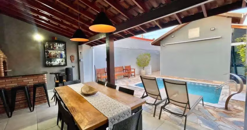 Casa com 2 dormitórios, Piscina e Área Gourmet no Madre Paulina em Salto/SP