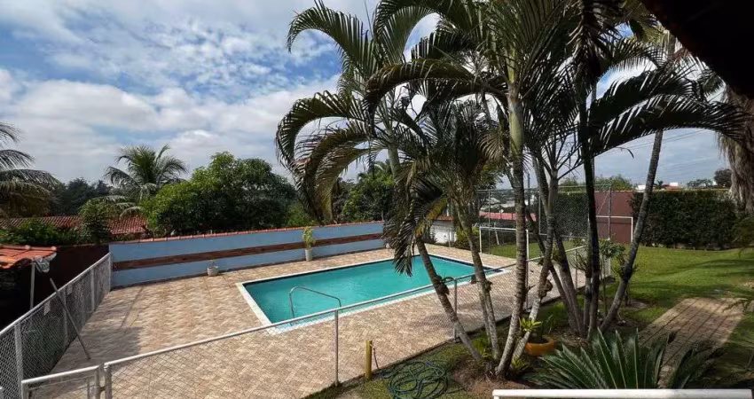 Oportunidade: Chácara com 5 Dormitórios (1 suíte) e Lazer Completo em Salto/SP