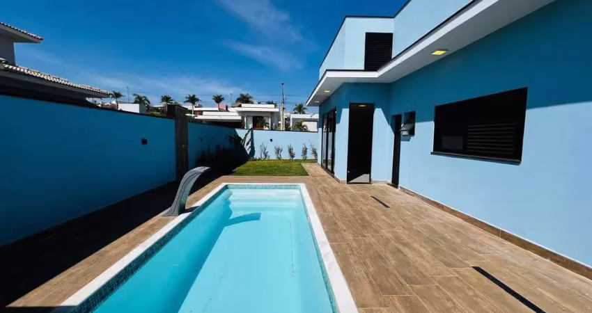 Casa de condomínio 3 Suítes com piscina no Condomínio Portal dos Bandeirantes