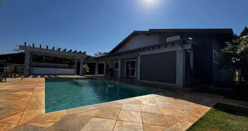 Casa com 3 dormitórios, piscina e área gourmet no cond. mont serrat, salto/sp