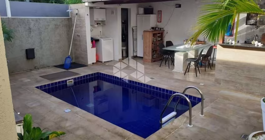 Casa Térrea com 3 quartos em Condomínio Fechado