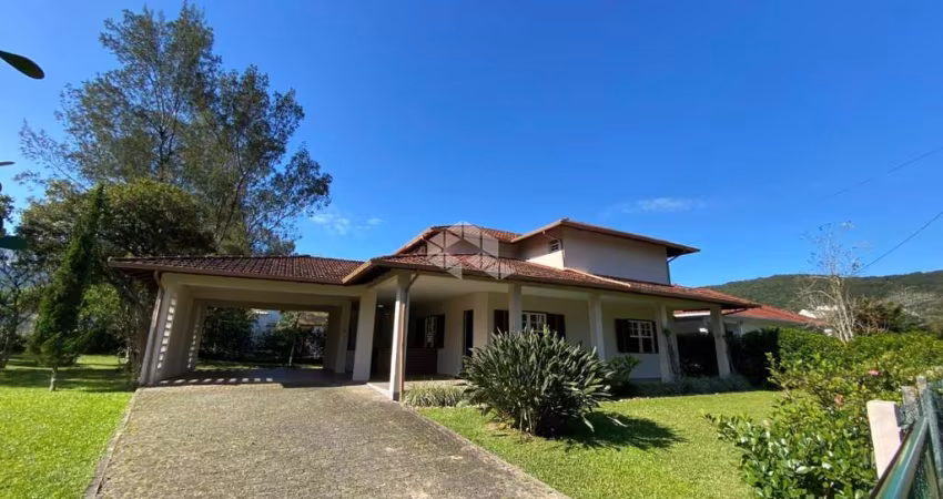 casa 4 quartos à venda na Praia da Lagoinha em Florianópolis é o cenário perfeito para sua nova vida!