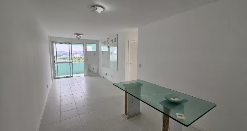 Apartamento à venda com 77m², 2 suítes e 1 vaga