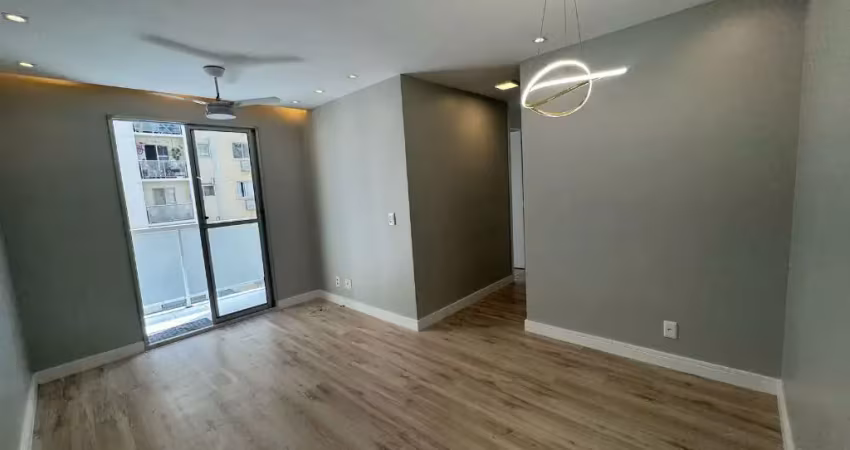 Belíssimo apartamento reformado de 2 quartos na barra olímpica