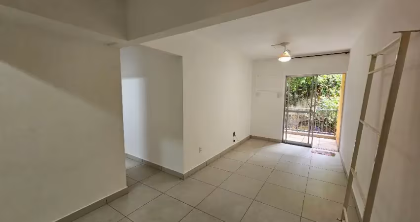 Oportunidade! Excelente localização 2 quartos sol da manhã.