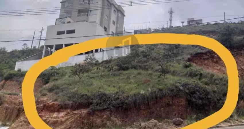 Terreno à venda na Avenida F, 40, Jardim Bandeirantes, Poços de Caldas