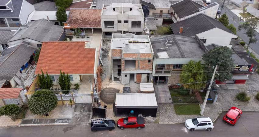 Sobrado com 3 quartos  à venda, 100.98 m2 por R$670000.00  - Capao Raso - Curitiba/PR