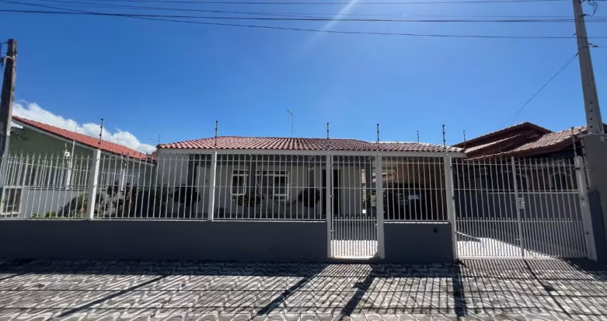 Linda casa perto da praia, bairro florida com piscina