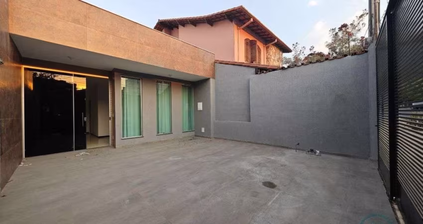 Casa Geminada à Venda em Santa Amélia, Belo Horizonte - MG