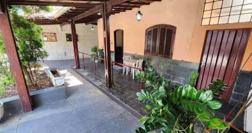 Casa à Venda em Santa Amélia, Belo Horizonte - MG
