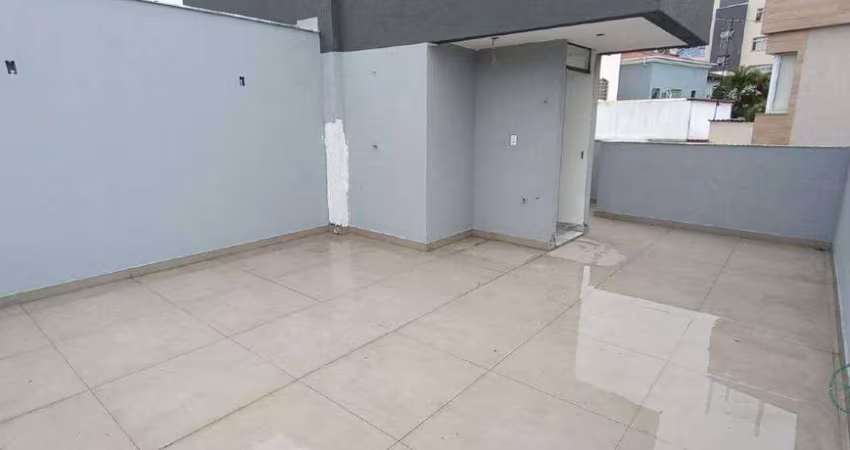 Casa Geminada à Venda em Planalto, Belo Horizonte - MG