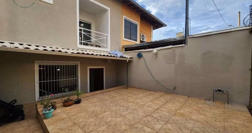 Casa à Venda no Bairro Santa Amélia, Belo Horizonte/MG.