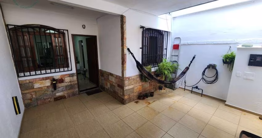 Casa geminada independente à venda no bairro Santa Amélia, Belo Horizonte/MG