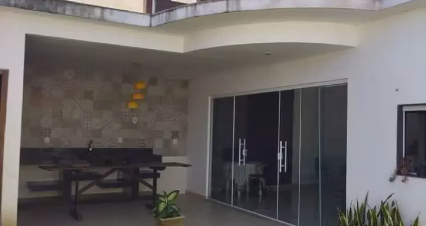 Linda casa pronta para morar com conforto espaço que sua família merecem.