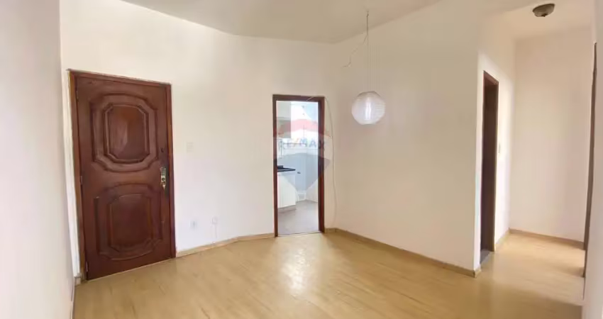 Apartamento a venda com 2 quartos, 2 banheiros, todo reformado, 56m², vista livre em Botafogo