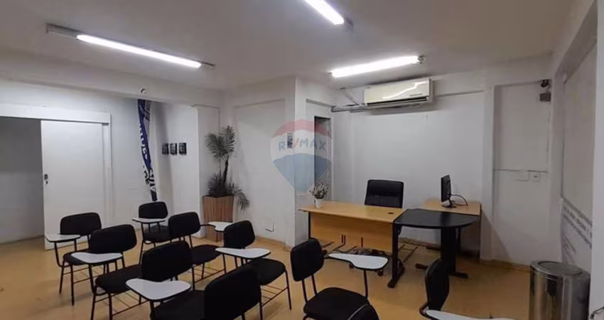 2 Lojas Comerciais de Galeria, 46m² total Copacabana, próxima ao metrô!