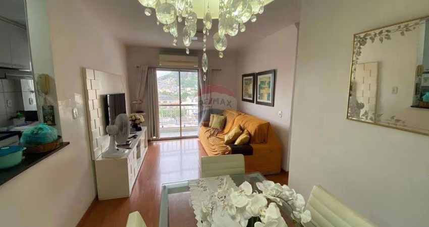 Excelente apartamento de dois quartos na Praça Seca