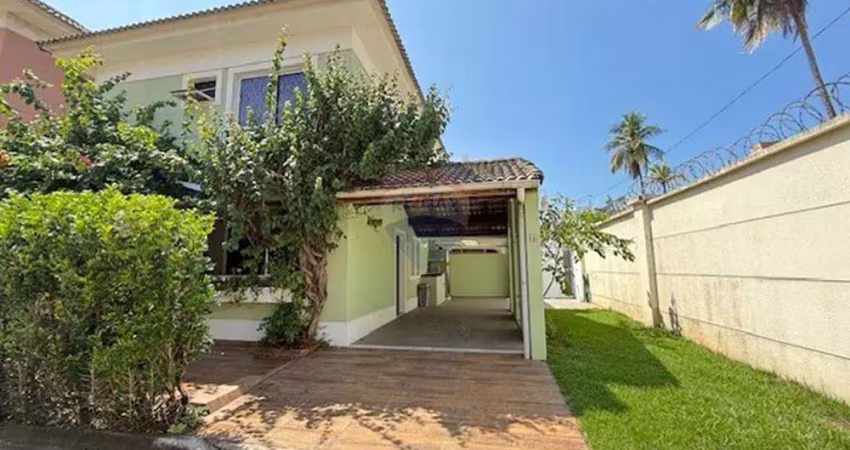 Casa de condomínio a venda com 3 quartos (1 suíte) 107m², lazer e segurança 24hs, a 5 minutos da praia do recreio.