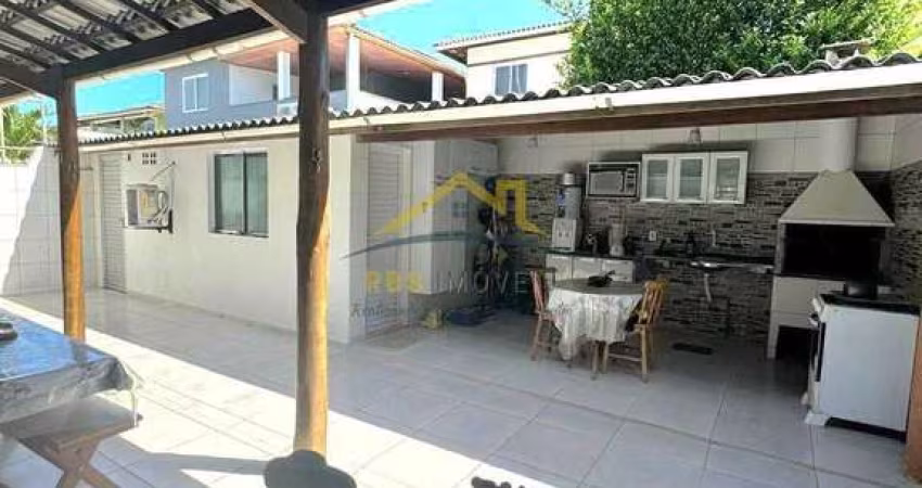 Estrada do Coco Abrantes Casa 5/4 3 suítes em Condomínio 690 mil
