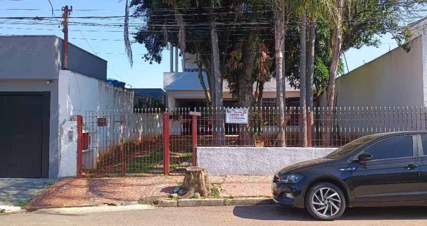 Casa à Venda Espaçosa em Jordanésia, Cajamar