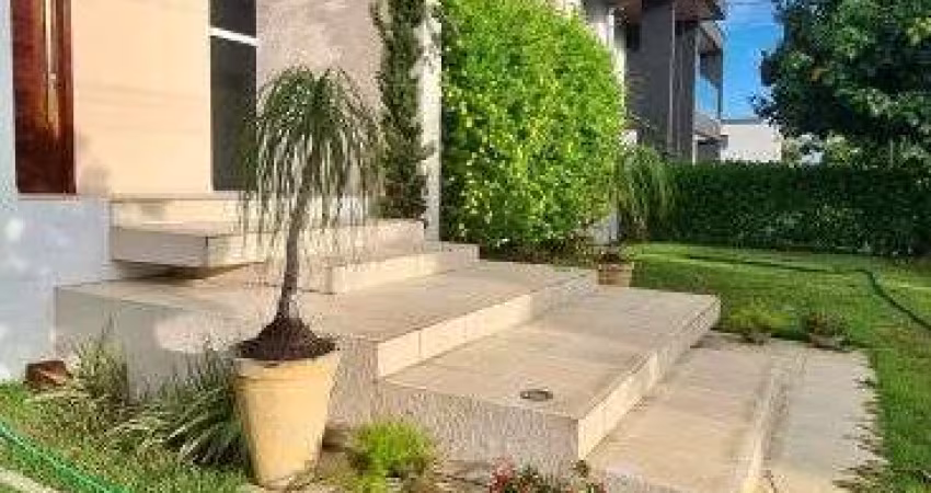 Magnifica Casa Triplex com 4 suites no Catuana - Alphaville.