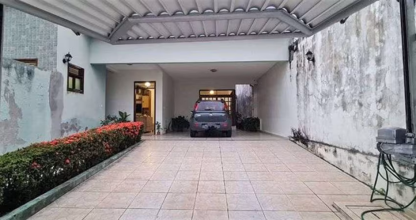 Procurando Casa para residência ou ponto comercial em área nobre no bairro de Candelária?!