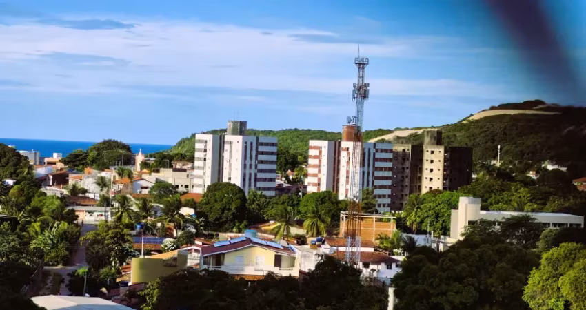 Apartamento reformado em condomínio-clube com vista mar em Ponta Negra