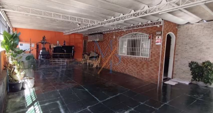 Linda casa térrea com 117m2 de área construída, e terreno de 206m - Jardim Ismênia - Zona Leste de SJC